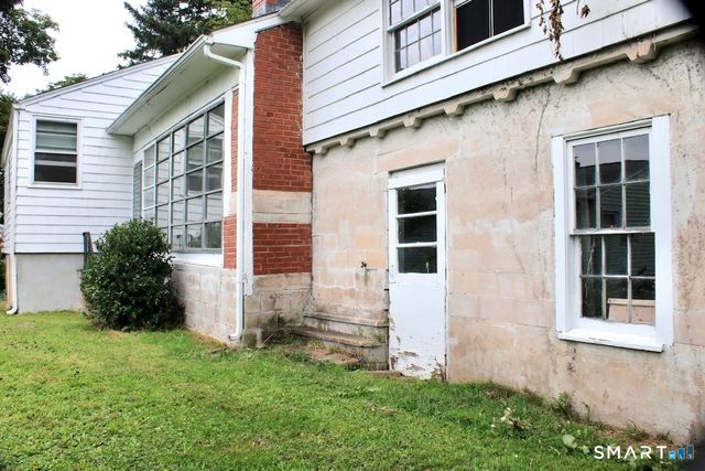 49 Robert Street, Hamden, CT 06514