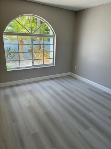 2731 NE 28th Court 3, Lighthouse Point, FL 33064