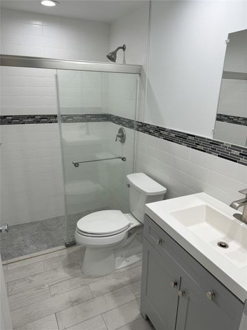 2731 NE 28th Court 3, Lighthouse Point, FL 33064