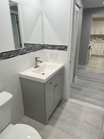 2731 NE 28th Court 3, Lighthouse Point, FL 33064