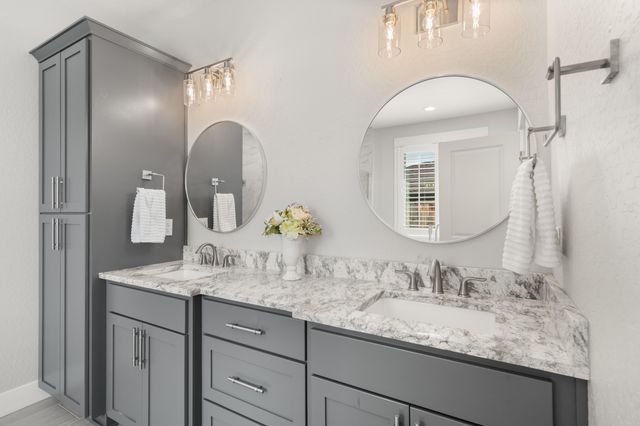 2820 Caldera Lane, Medford, OR 97504