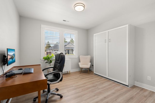 2820 Caldera Lane, Medford, OR 97504