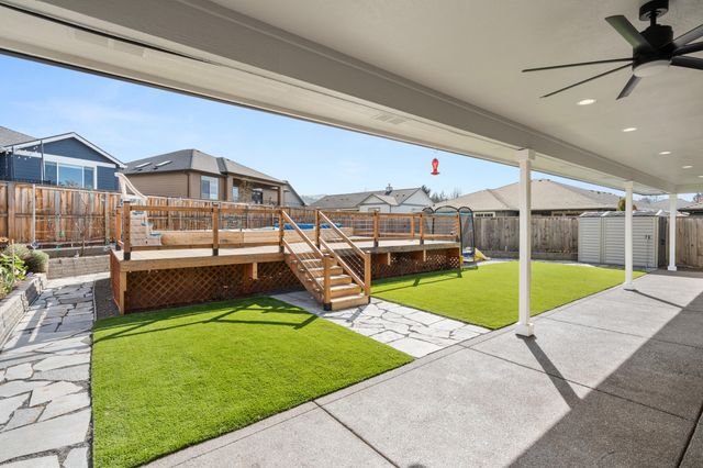 2820 Caldera Lane, Medford, OR 97504