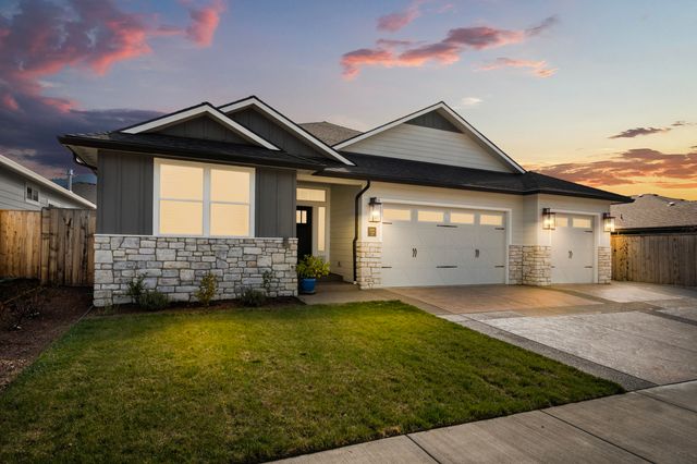 2820 Caldera Lane, Medford, OR 97504