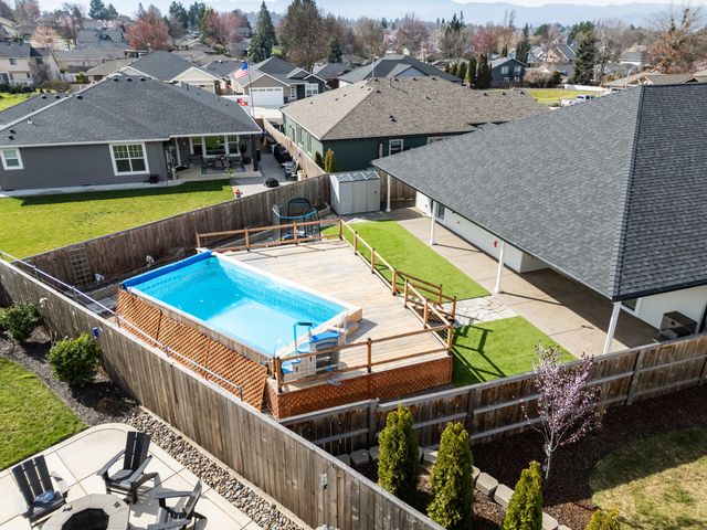 2820 Caldera Lane, Medford, OR 97504
