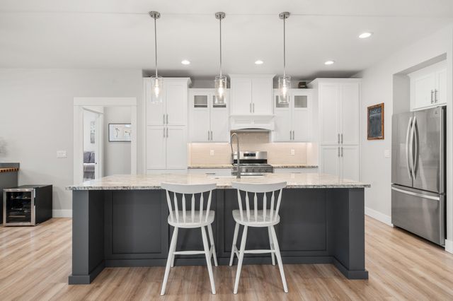 2820 Caldera Lane, Medford, OR 97504