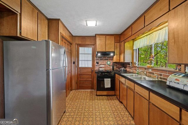 283 River Bend Lane, Blue Ridge, GA 30513