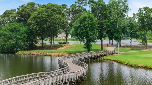 136 Crooked Lake Park, Villa Rica, GA 30180