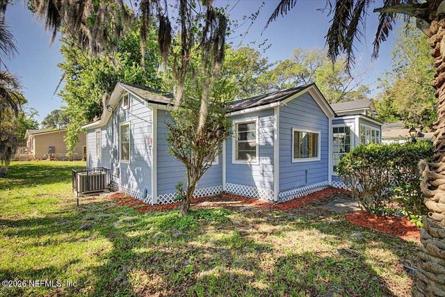 2520 LARSEN Road, Jacksonville, FL 32207