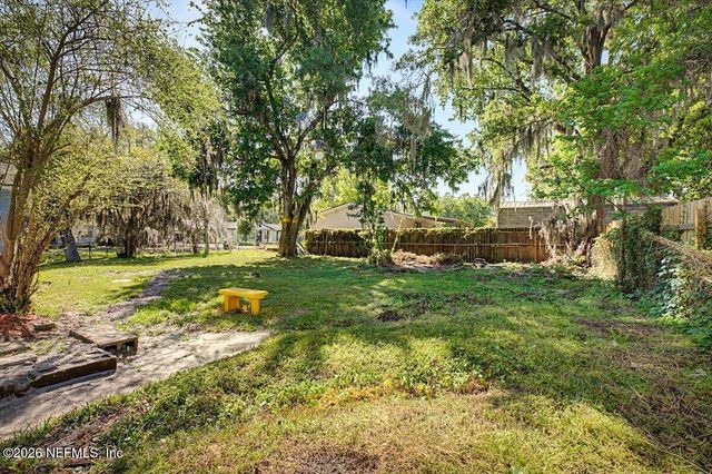 2520 LARSEN Road, Jacksonville, FL 32207