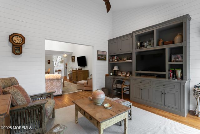 13 Old Farm Road, Little Silver, NJ 07739