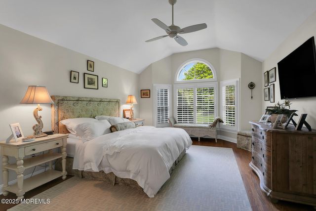13 Old Farm Road, Little Silver, NJ 07739