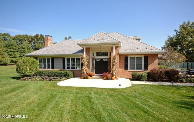 13 Old Farm Road, Little Silver, NJ 07739