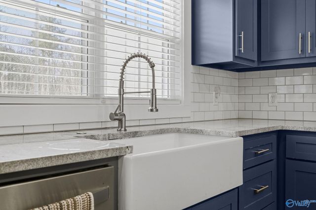 3586 Creek Path Road, Guntersville, AL 35976