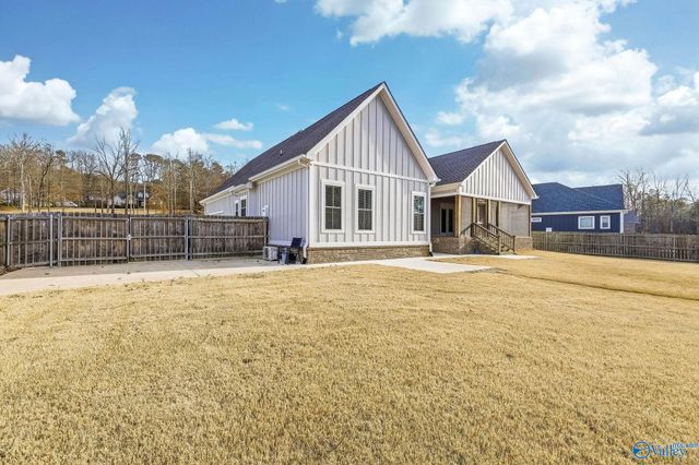 3586 Creek Path Road, Guntersville, AL 35976