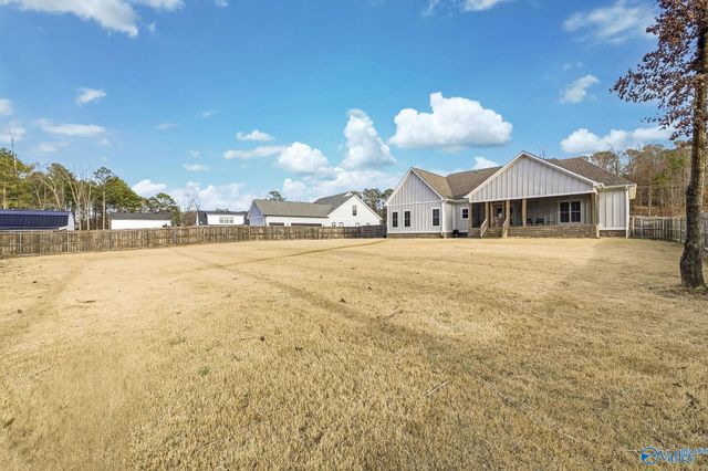 3586 Creek Path Road, Guntersville, AL 35976