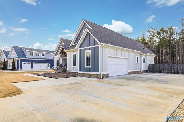 3586 Creek Path Road, Guntersville, AL 35976