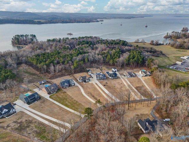 3586 Creek Path Road, Guntersville, AL 35976