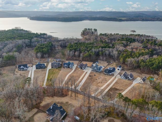 3586 Creek Path Road, Guntersville, AL 35976