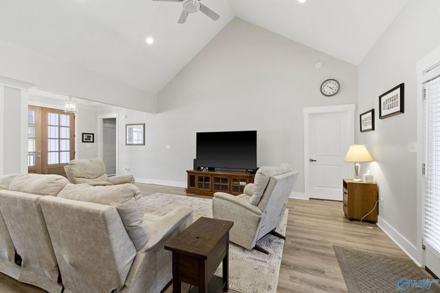 3586 Creek Path Road, Guntersville, AL 35976