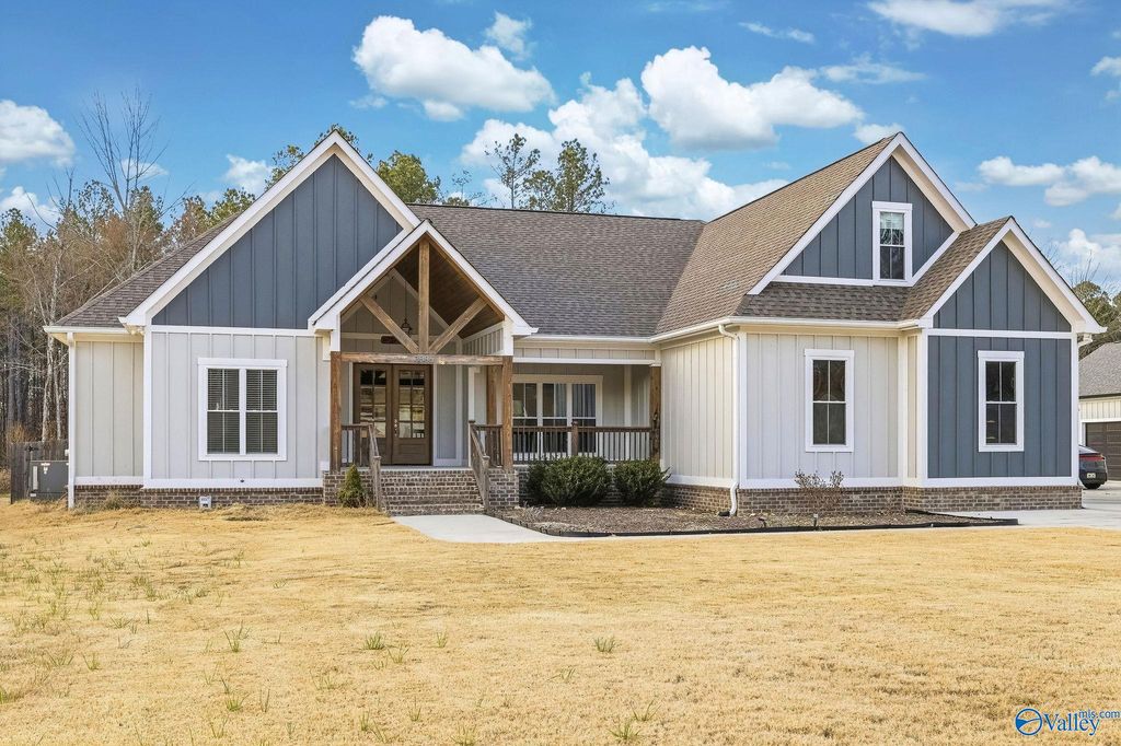 3586 Creek Path Road, Guntersville, AL 35976