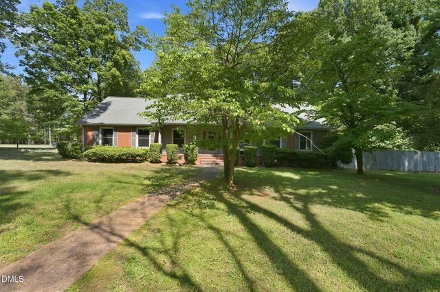 4839 Forest Lake Drive, Mebane, NC 27302