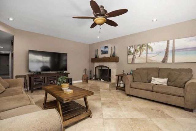 1265 Knowles Avenue, Carlsbad, CA 92008