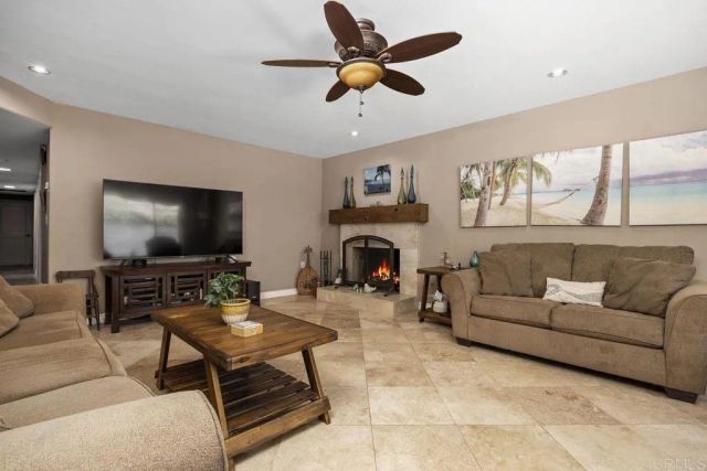1265 Knowles Avenue, Carlsbad, CA 92008