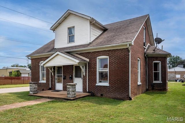 402 S 21st Street, Belleville, IL 62226