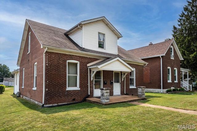 402 S 21st Street, Belleville, IL 62226