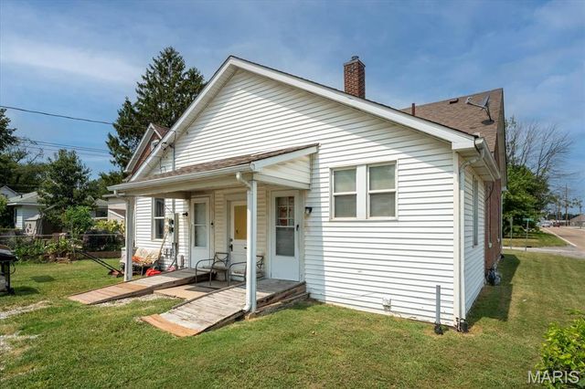 402 S 21st Street, Belleville, IL 62226