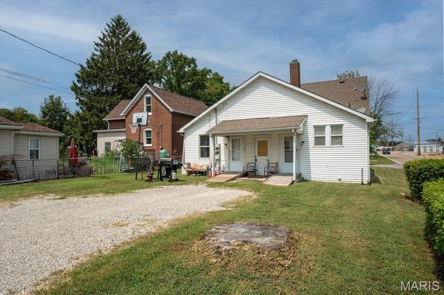 402 S 21st Street, Belleville, IL 62226