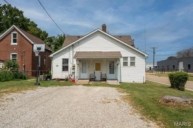 402 S 21st Street, Belleville, IL 62226