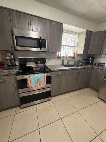 2650 W 8th Ave, Hialeah, FL 33010