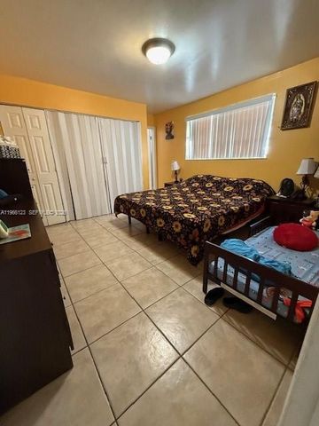 2650 W 8th Ave, Hialeah, FL 33010