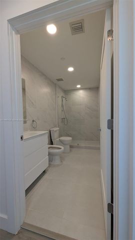 2650 W 8th Ave, Hialeah, FL 33010