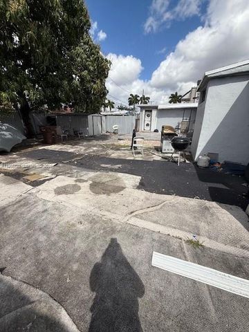 2650 W 8th Ave, Hialeah, FL 33010