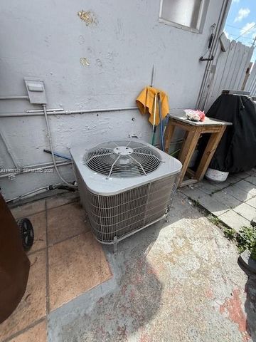 2650 W 8th Ave, Hialeah, FL 33010