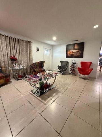 2650 W 8th Ave, Hialeah, FL 33010