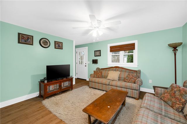 618 Riverside Avenue, Grove City Boro, PA 16127