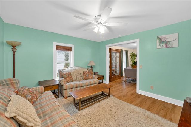 618 Riverside Avenue, Grove City Boro, PA 16127