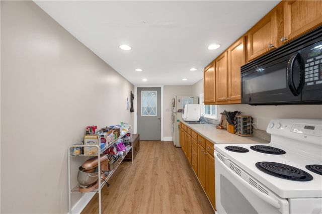 618 Riverside Avenue, Grove City Boro, PA 16127