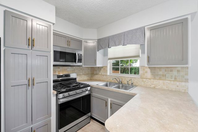 1101 NE 35th Street, Pompano Beach, FL 33064