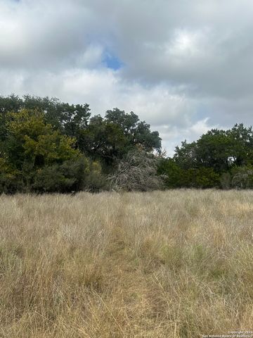 277 Creekwood, Bandera, TX 78003