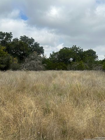 277 Creekwood, Bandera, TX 78003