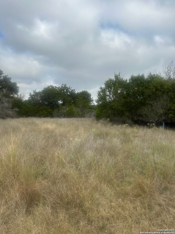 277 Creekwood, Bandera, TX 78003