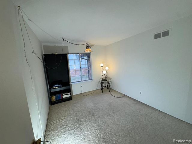 30212 Southfield Road 237, Southfield, MI 48076