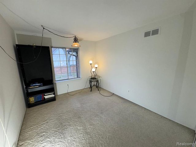 30212 Southfield Road 237, Southfield, MI 48076