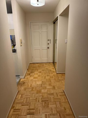 30212 Southfield Road 237, Southfield, MI 48076