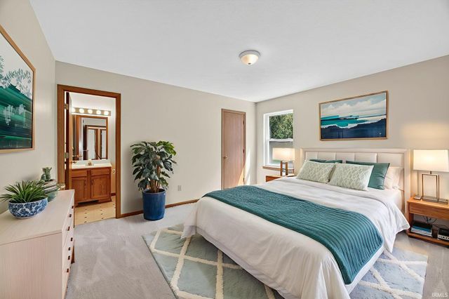 10449 Charles Street, Osceola, IN 46561